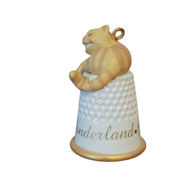Alice in Wonderland Walt Disney Ceramic Thimble Hallmark Ornament 1998 Cheshire - Picture 4 of 6